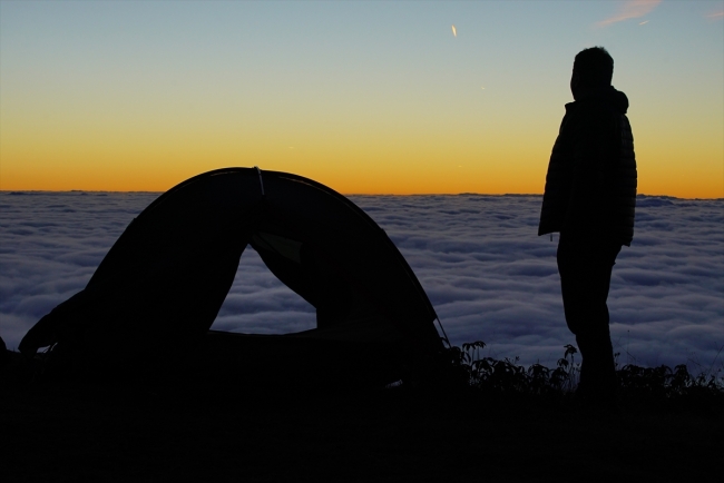 Bulut denizini ölümsüzleştirmek için Kaçkarlar'da nöbet tutuyorlar
